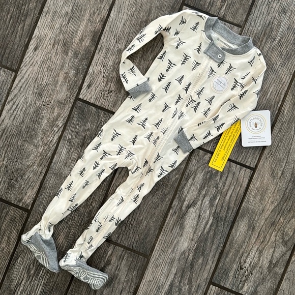 Burt’s bees baby zip up onesie footie pajamas pine trees holiday 🌲 - Picture 2 of 4